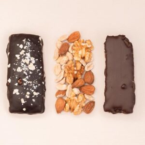 BARRA DE FRUTOS SECOS C/CHOCOLATE KETO - CARMELA TOMASSA